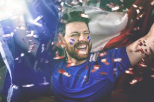 supporter français célébrant une victoire